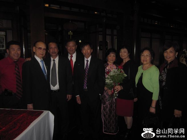 10-23-2010&nbsp;&nbsp;&nbsp;&nbsp;Wedding party 217.jpg