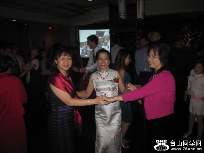 10-23-2010&nbsp;&nbsp;&nbsp;&nbsp;Wedding party 207.jpg