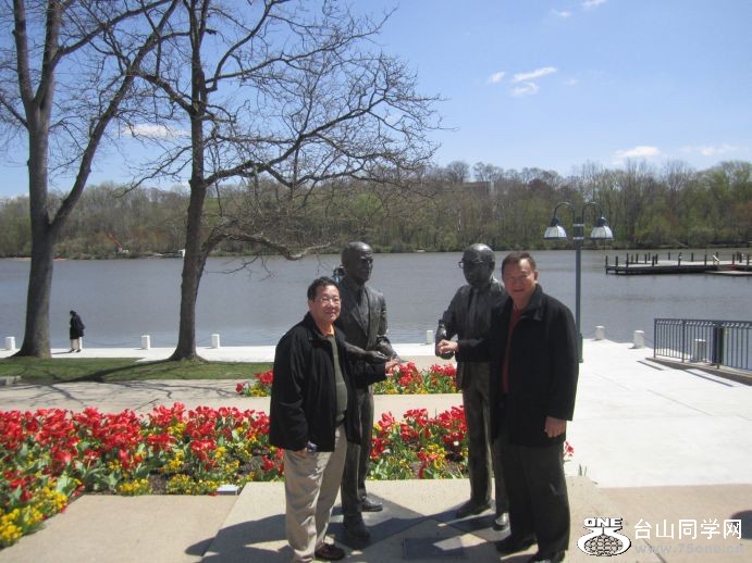 75one-----4-16-2011 NY 143.jpg