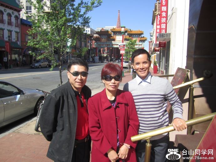 4-30-2011PARTY 048.jpg