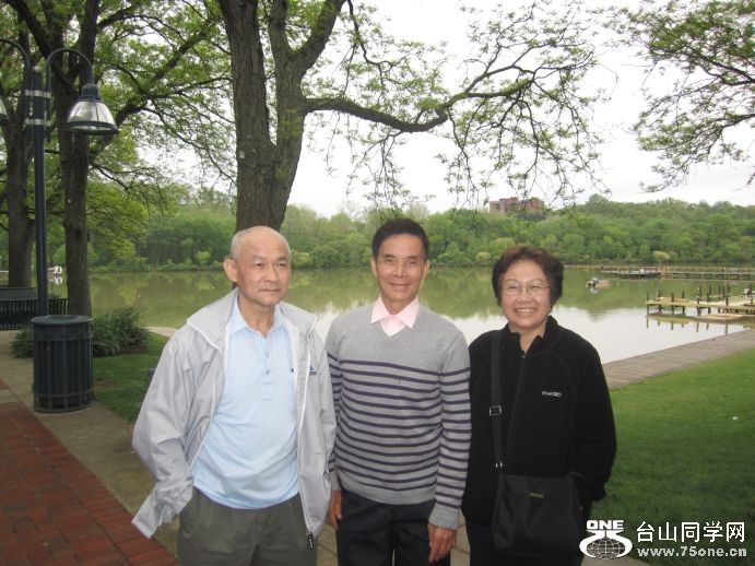 4-30-2011PARTY 002.jpg