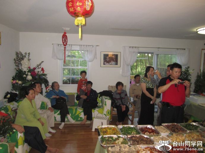 4-30-2011PARTY 033.jpg