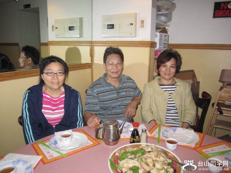 4-30-2011PARTY 007.jpg