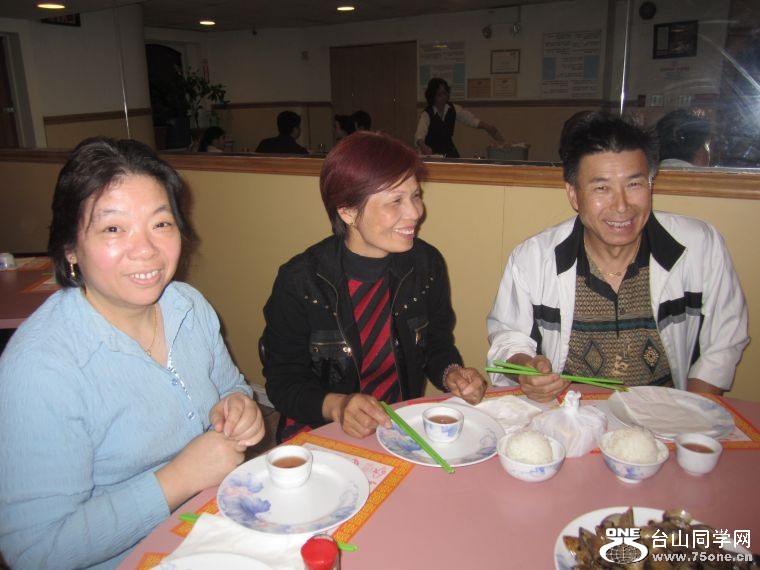 4-30-2011PARTY 008.jpg