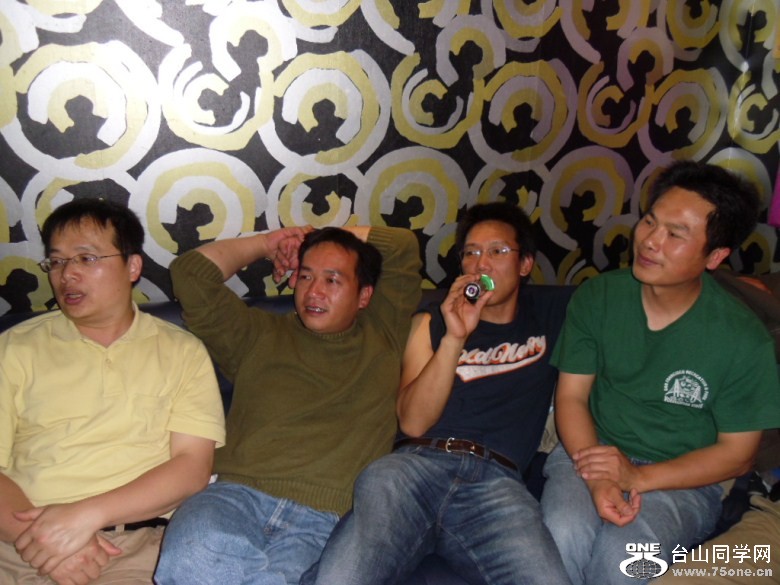 SAM_5437_2011txh32.jpg