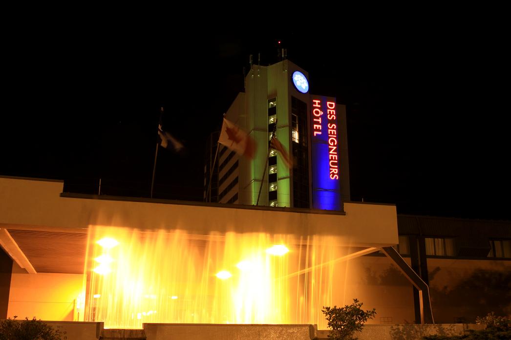 �}�u -002 301c.jpg