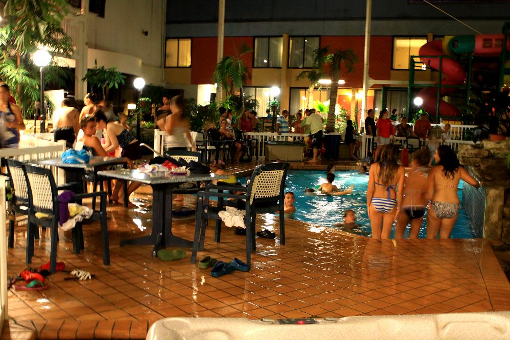 �}�u -001 169c.jpg