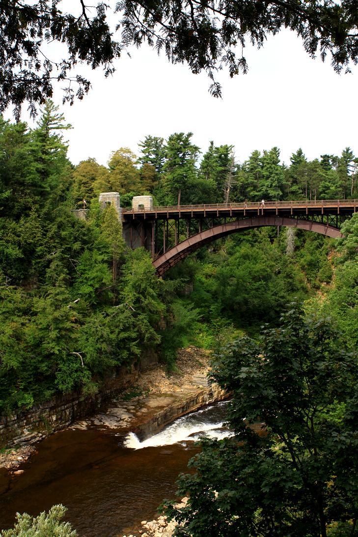 �}�u -001 290c.jpg