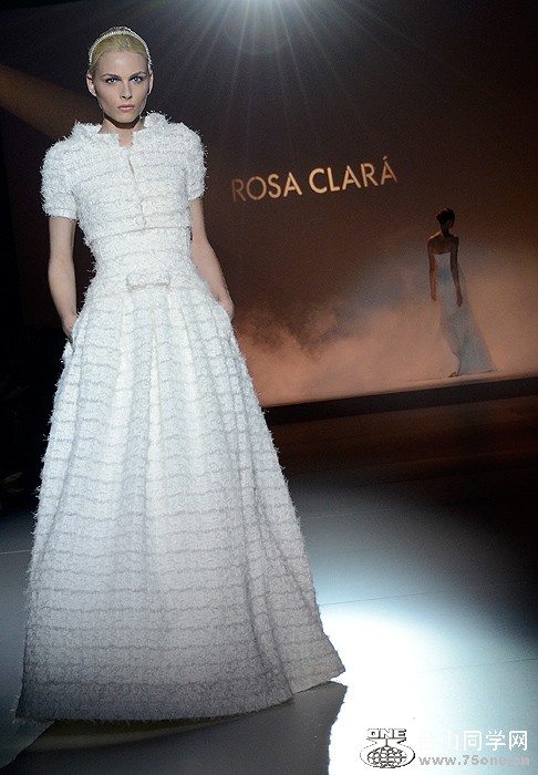 Andrej_Pejic_for_Rosa_Clara_05.jpg