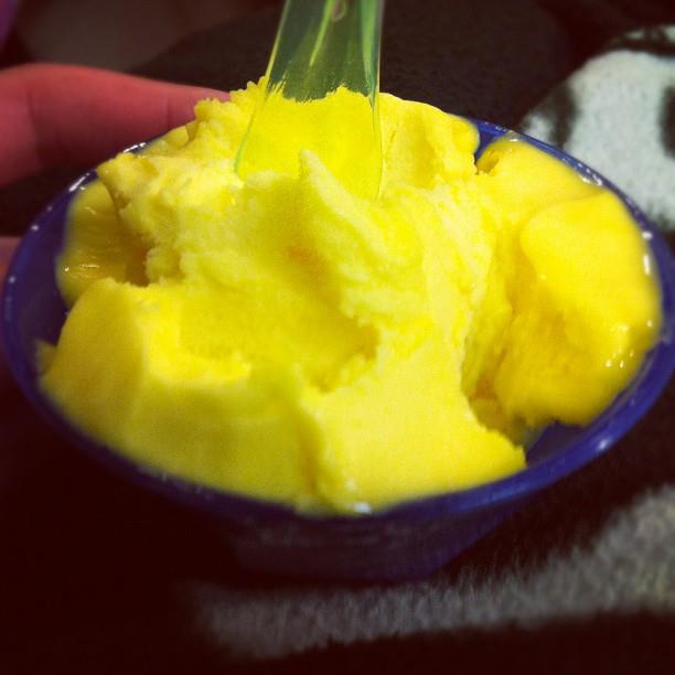 mango gelato.jpg