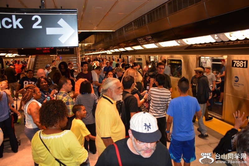 RON_8391 (800x533).jpg